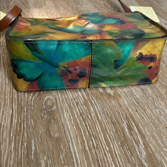 New! Patricia Nash watercolor butterfly Vallata crossbody bag, genuine leather - Picture 9 of 16